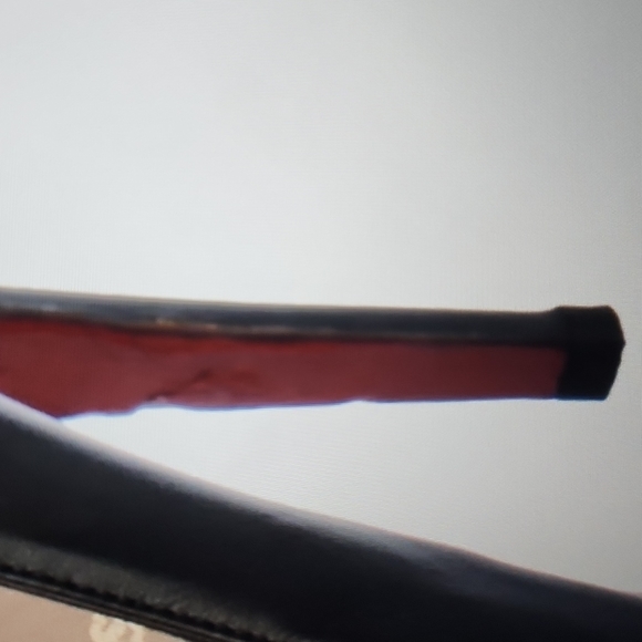 Black Christian Louboutin Leather Pumps sz 10.5/ IT 40.5 (more like a 9 to9.5) - Picture 6 of 6